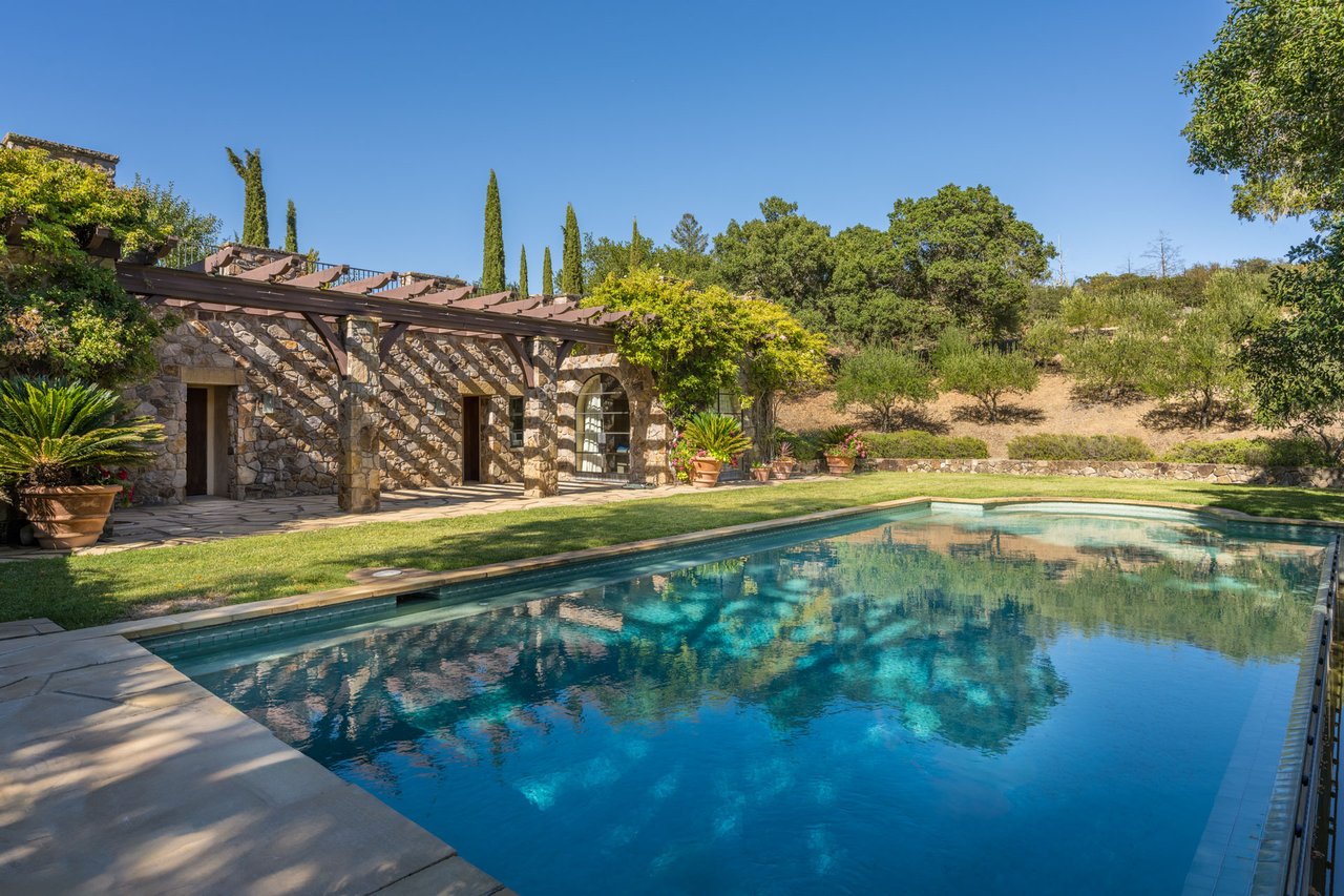 Oakville Vineyard Estate