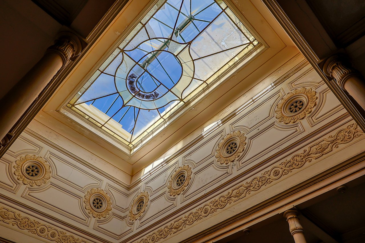 Quinta do Relógio: Historic 19th-Century Waterfront Palacete in Paço de Arcos, Oeiras