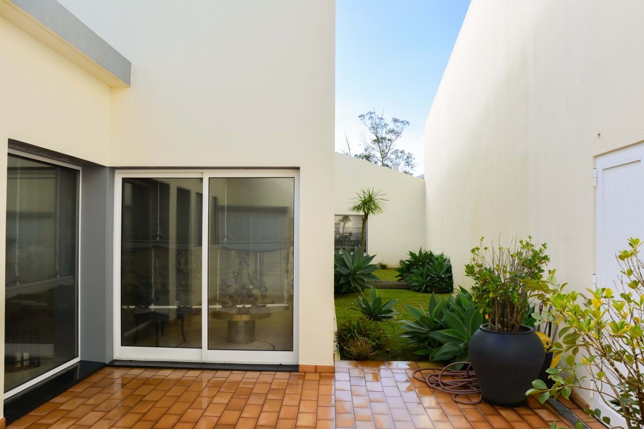 Luxury 4-Bedroom Villa with Indoor Pool – São Miguel, Azores