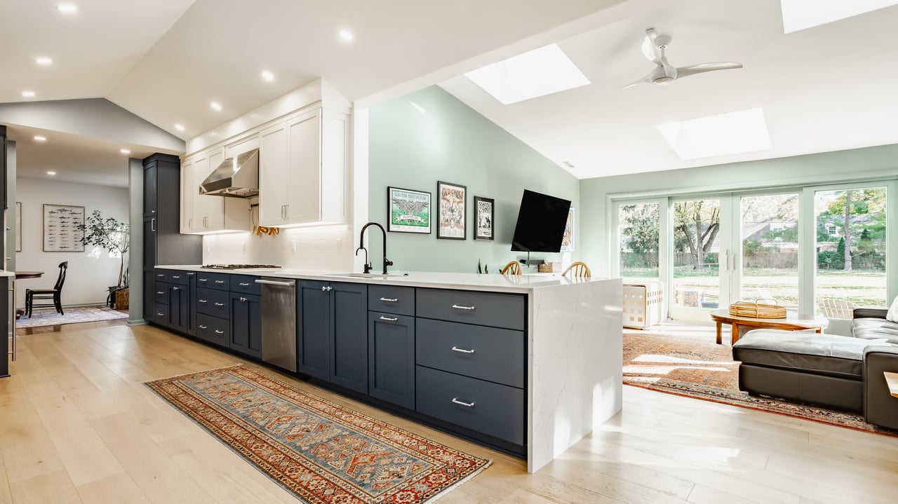 8045 Broadway Street