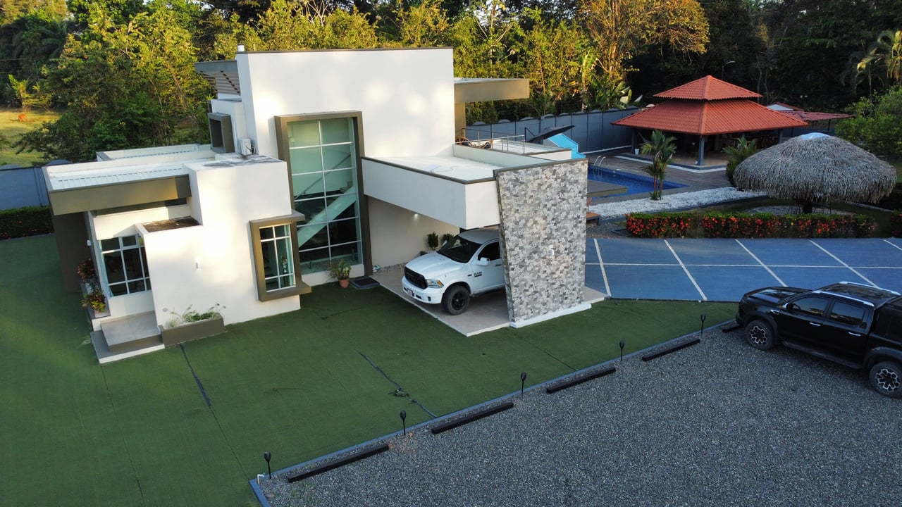 Beautiful house in Residencial Palmas del Sol | Tranquility and style