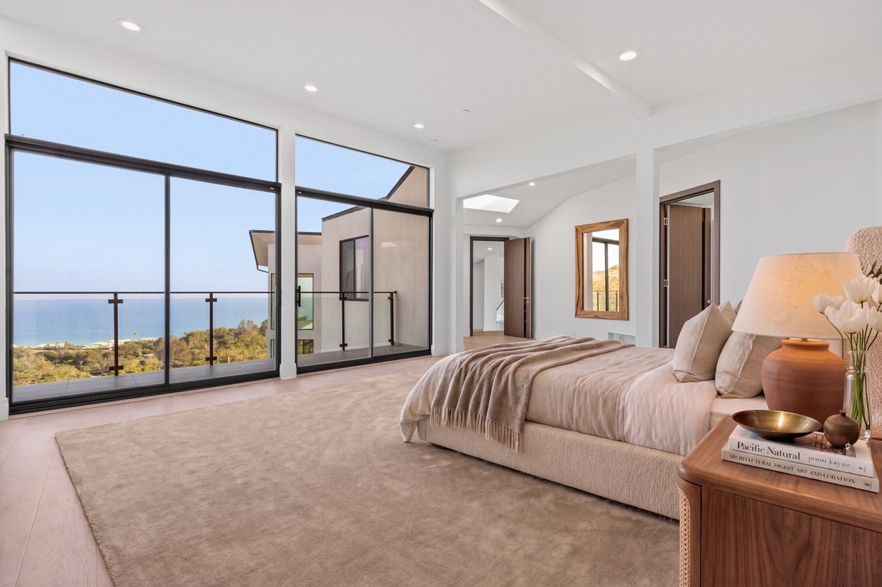 Luxurious Architectural Estate