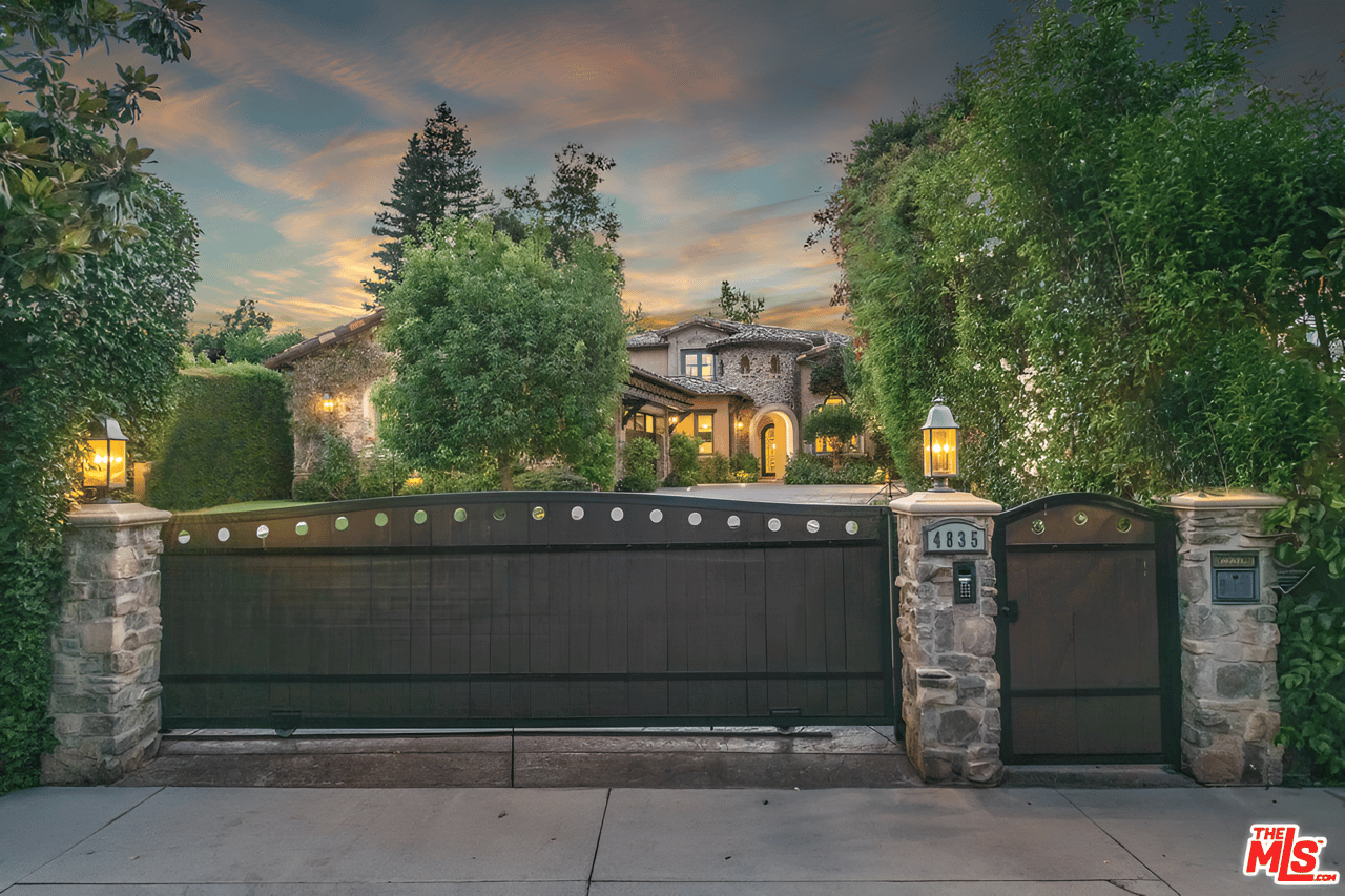 4835 Oak Park Ave