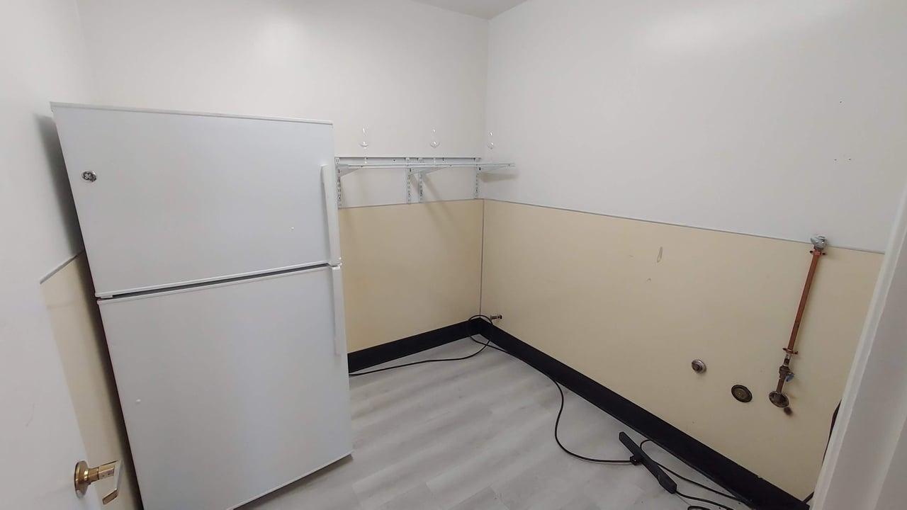 6,000 SF Warehouse Space in Belmont