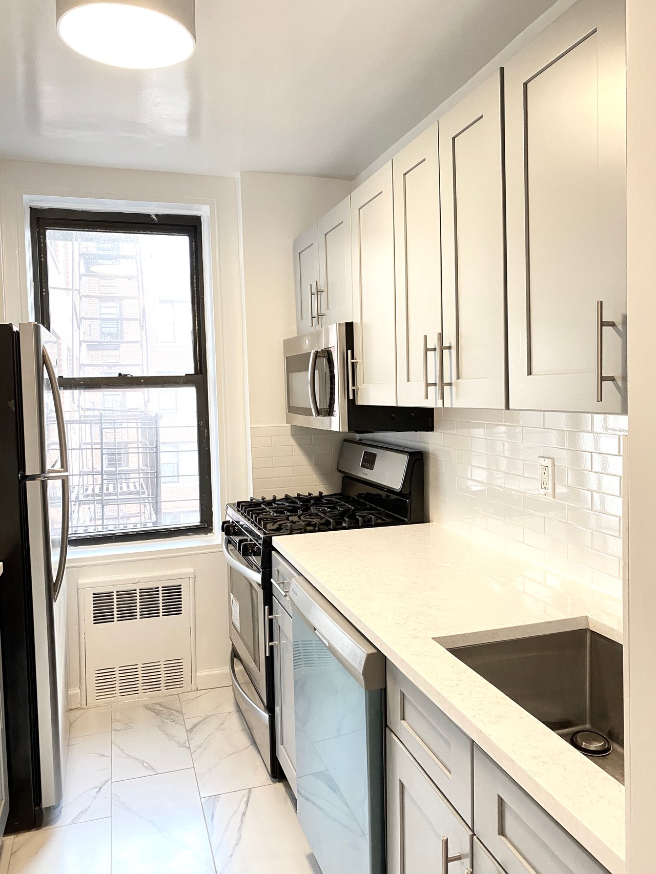 415 Beverly Rd, #3B