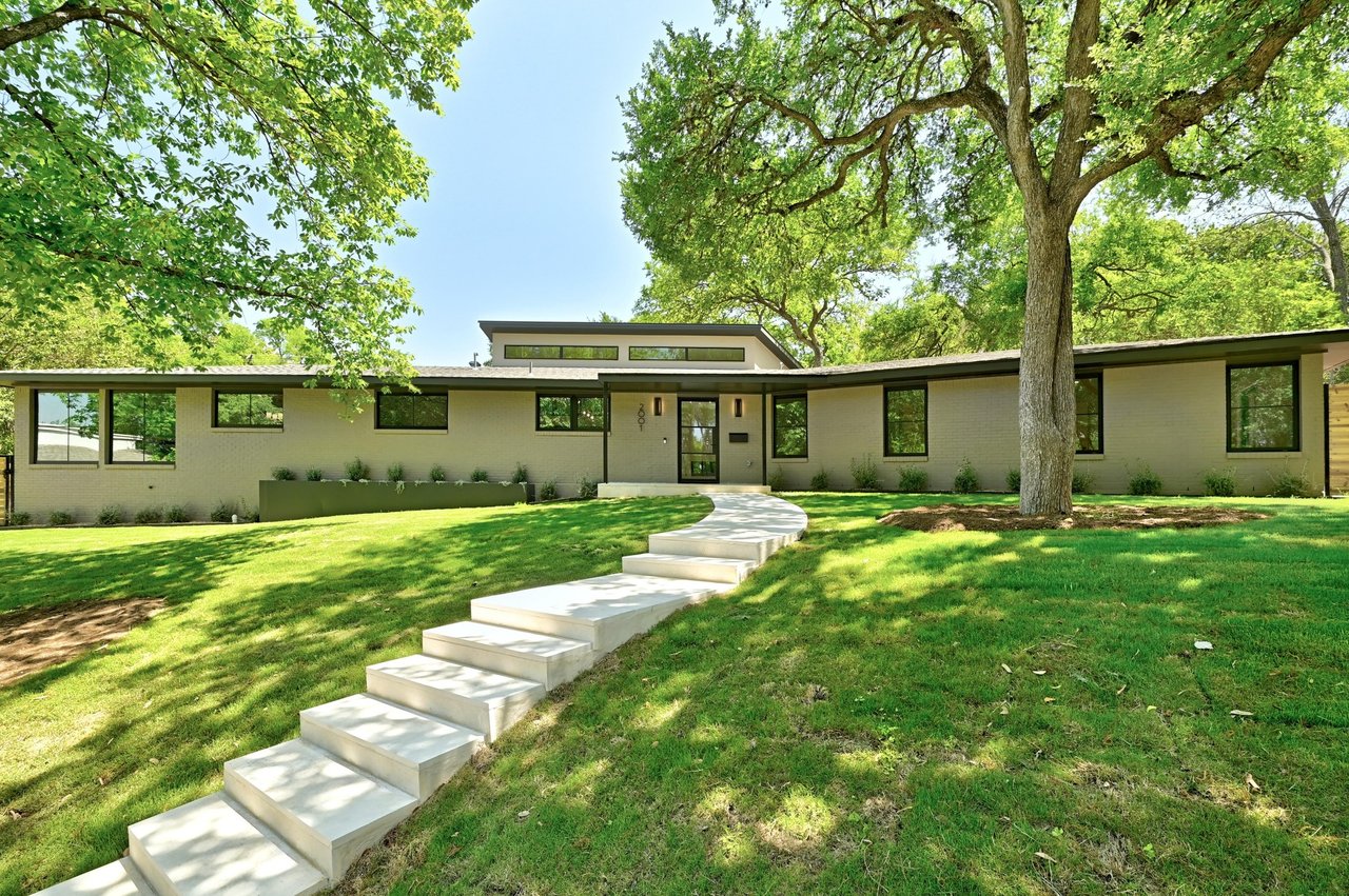 2001 Circle Haven