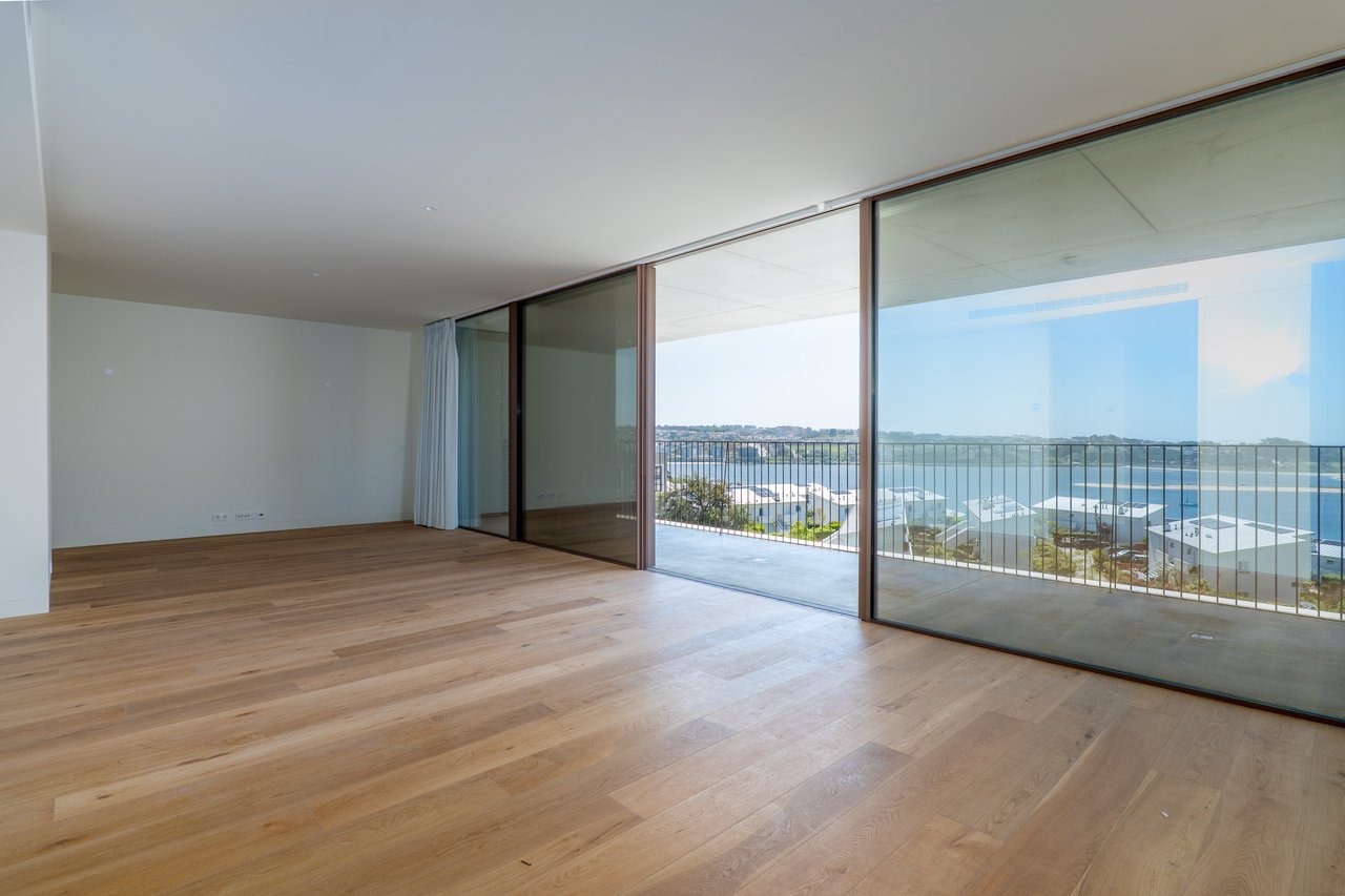 3-Bedroom Apartment with Panoramic Ocean & River Views in the iconic Foz do Douro's New Landmark - Miramar Tower 