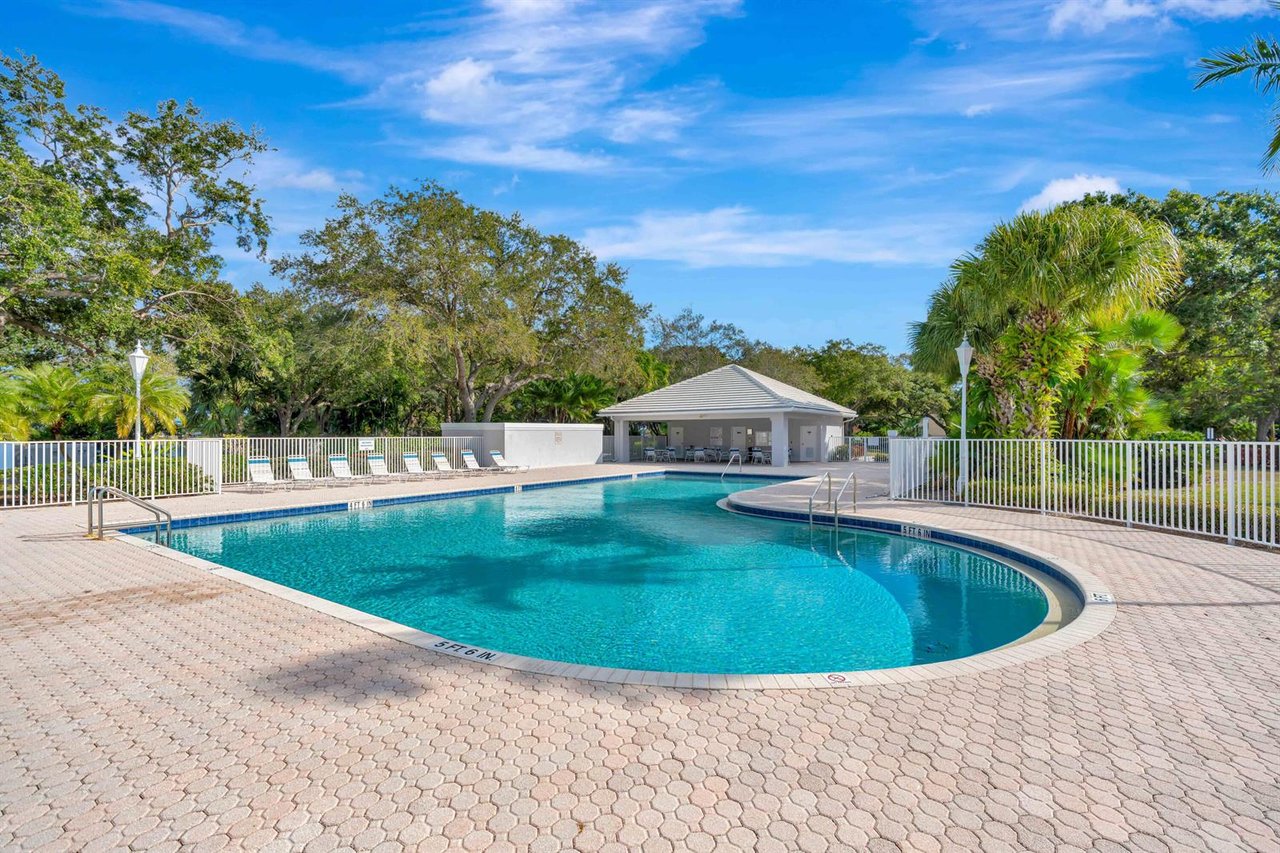 4904 Lake Catherine Dr