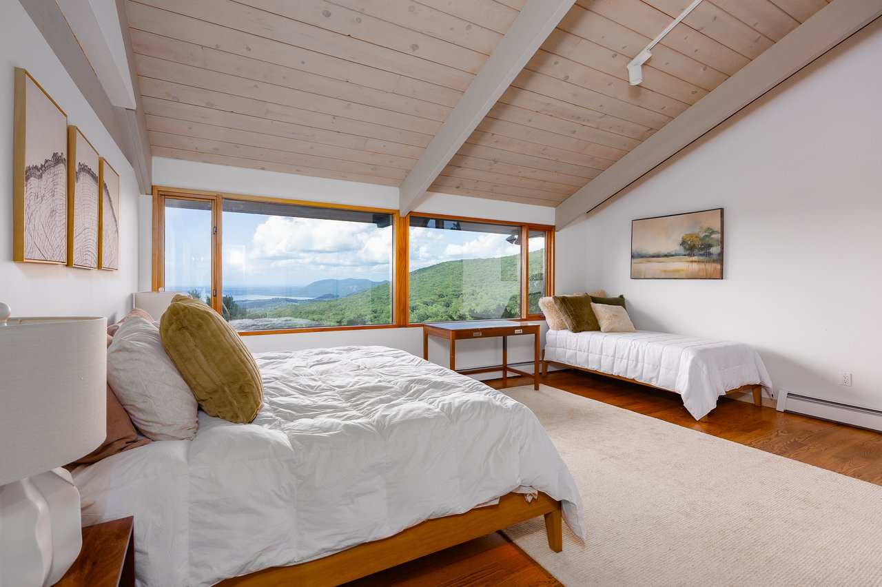 12 Mountain Brook Road