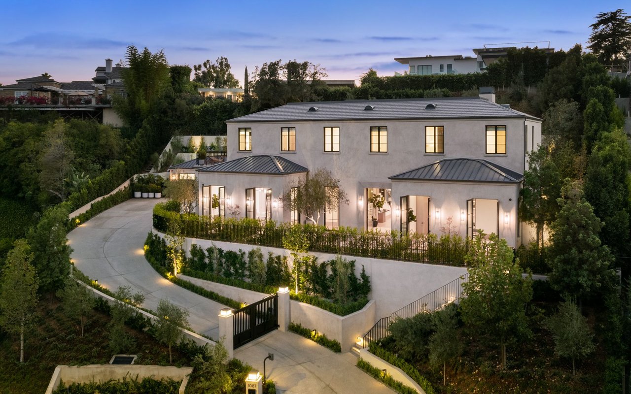 1087 Marilyn Dr