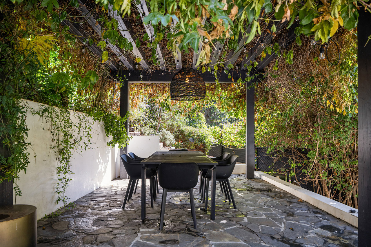 1930 Laurel Canyon Blvd, Hollywood Hills