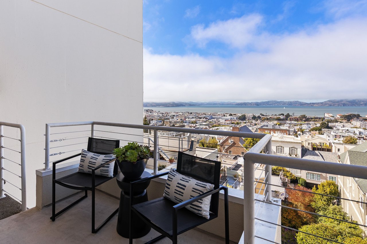 Modern Design and Panoramic Bay Views
