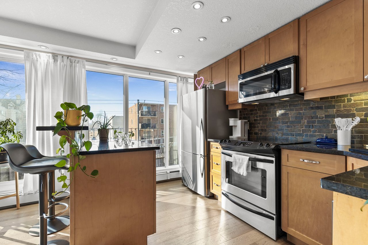 806 9A Street NW Unit: 7