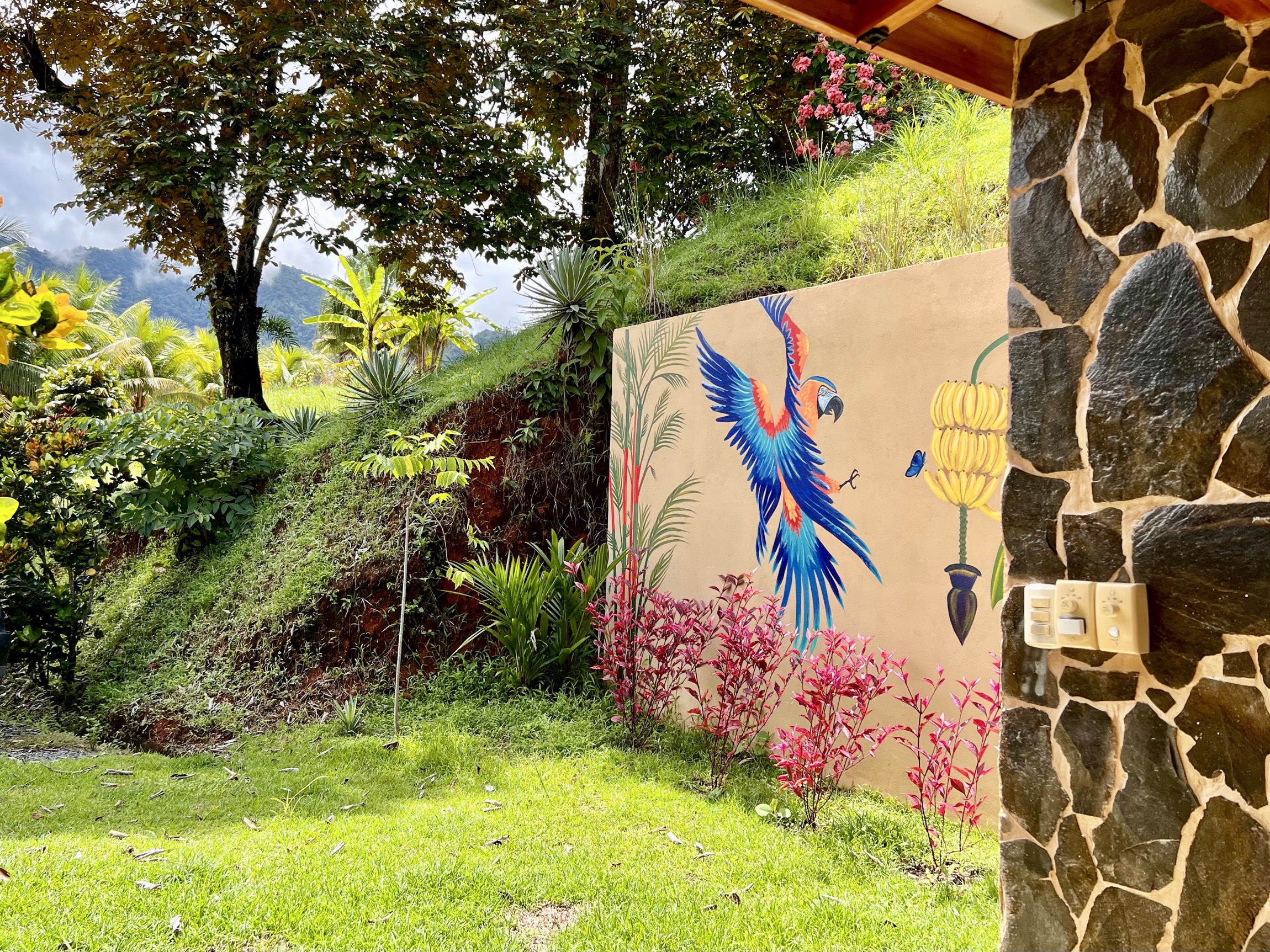 Peaceful 2-Bedroom Home in a Lush Garden in Ojochal