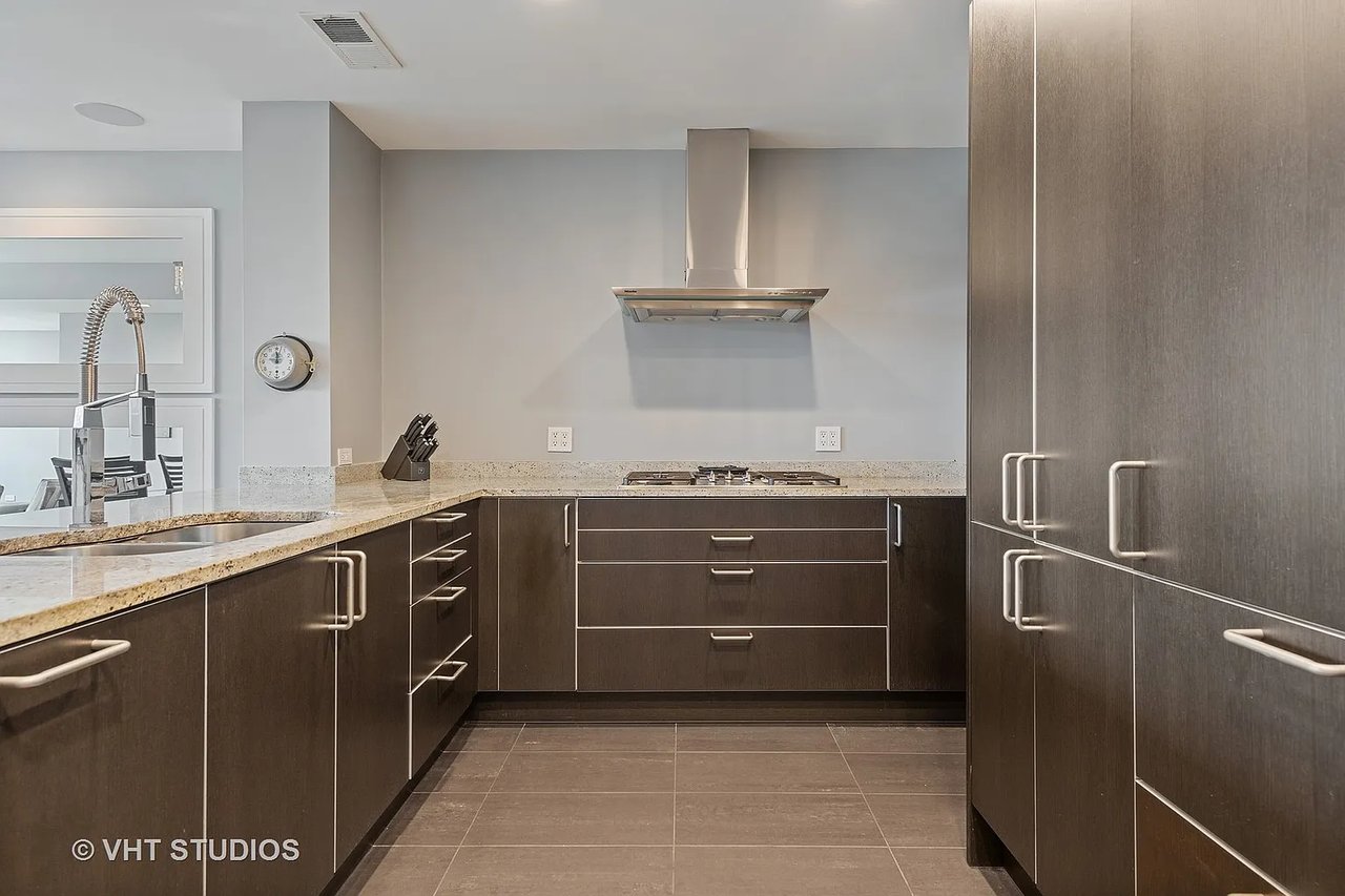 550 W Wellington Ave Unit 4W