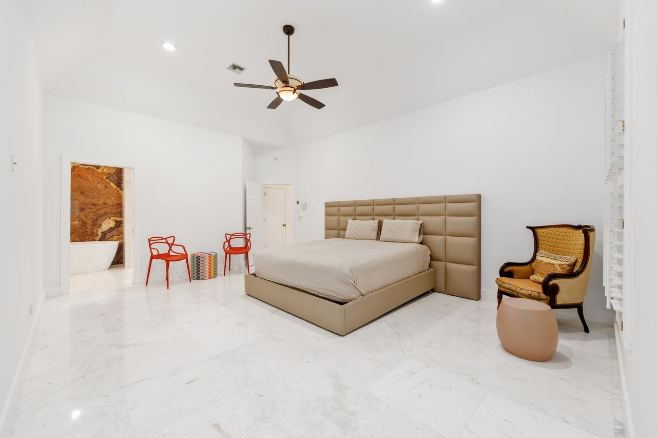 6709 SW 17th Terrace Rd