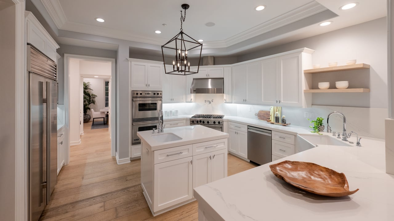 3686 Benedict Canyon Ln, Sherman Oaks 