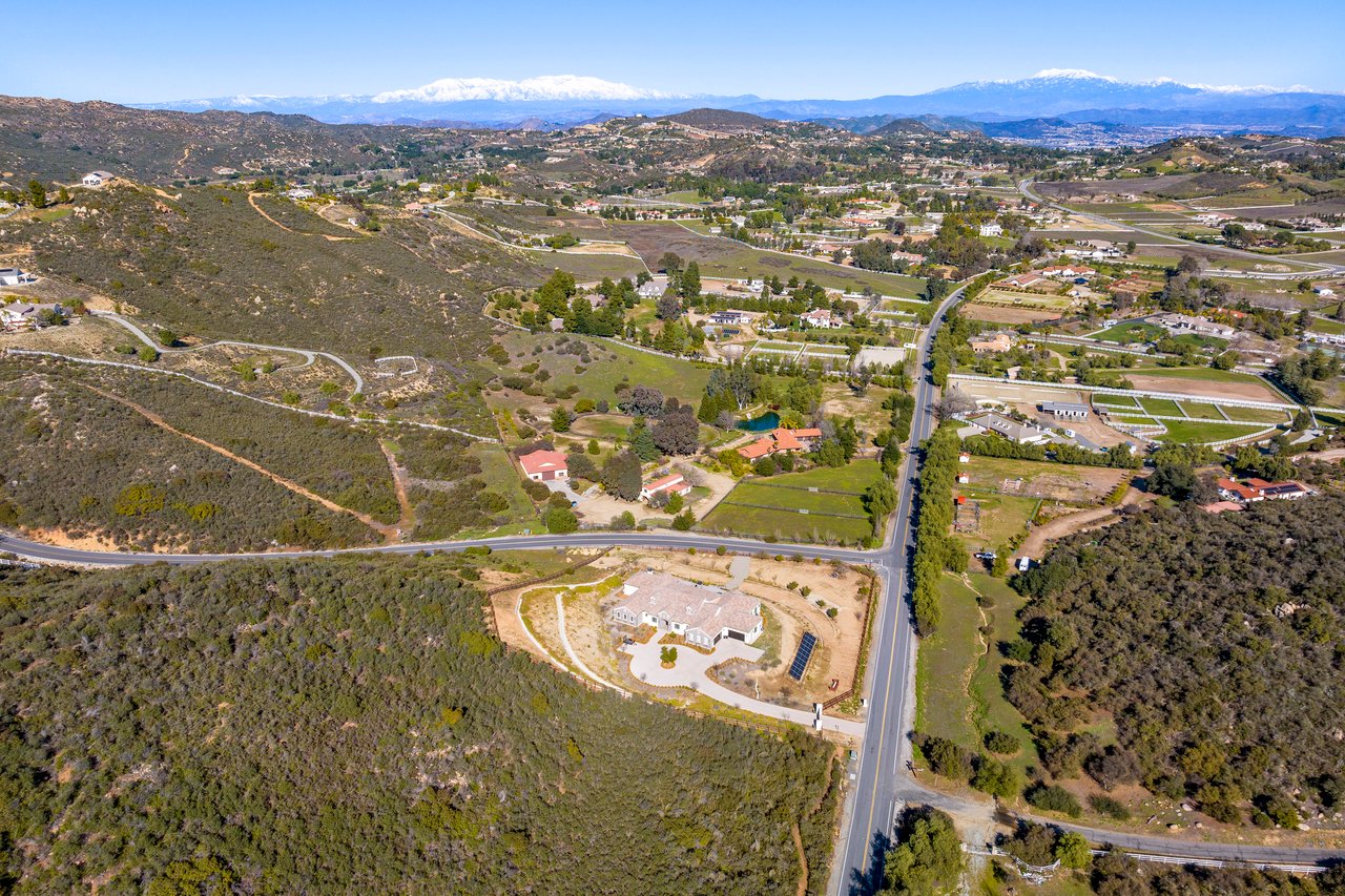 18840 Vista De Montanas