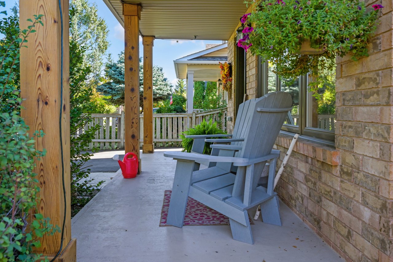 Sun-Filled Sophistication on a Rare Pie-Shaped Lot in West Oak Trails