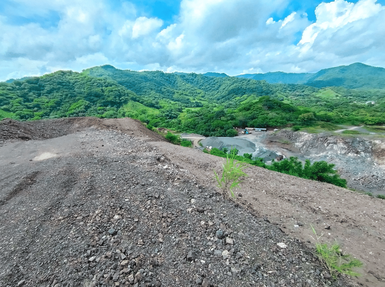 Palo De Arco Tajo - Land Fro Material Extraction - Income Opportunity
