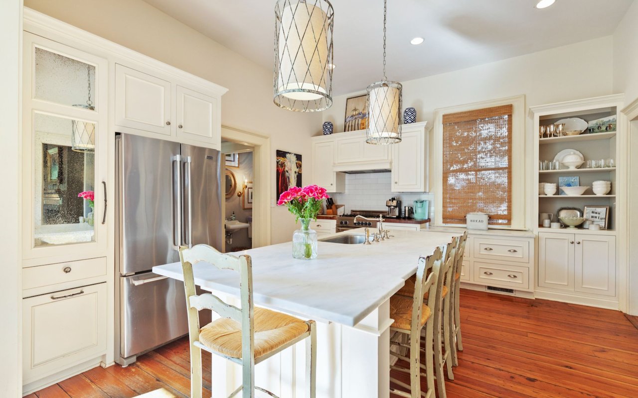 For Sale – Homes with Stunning Kitchens
