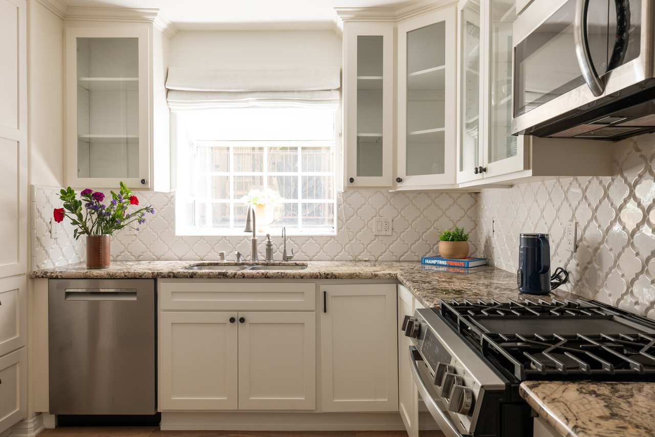 146 S Clark Dr Unit: 101, West Hollywood