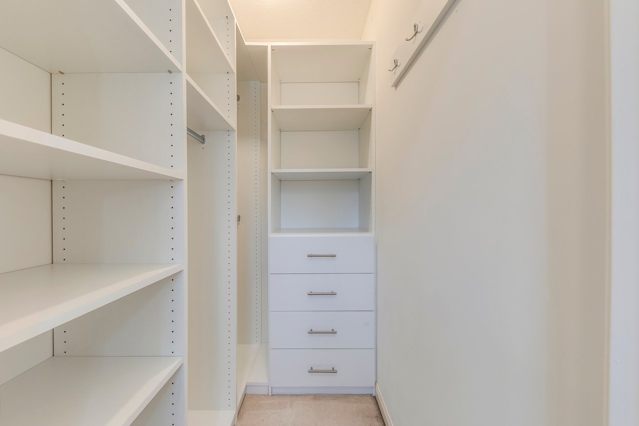 2066 Broadleaf Crescent