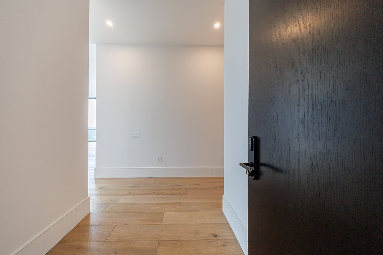 2425 Peachtree Road Unit 1806
