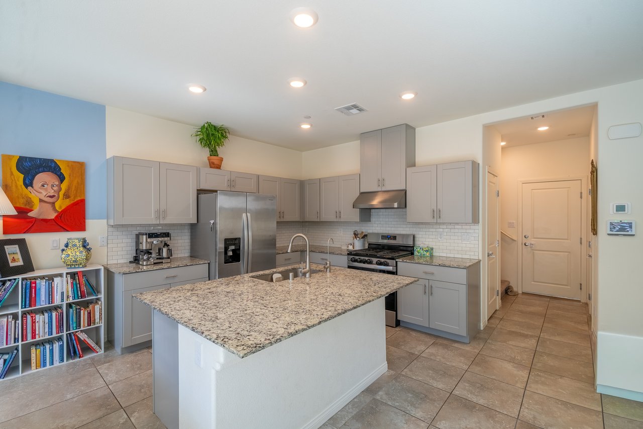 10983 Cambridge Lakes Ave