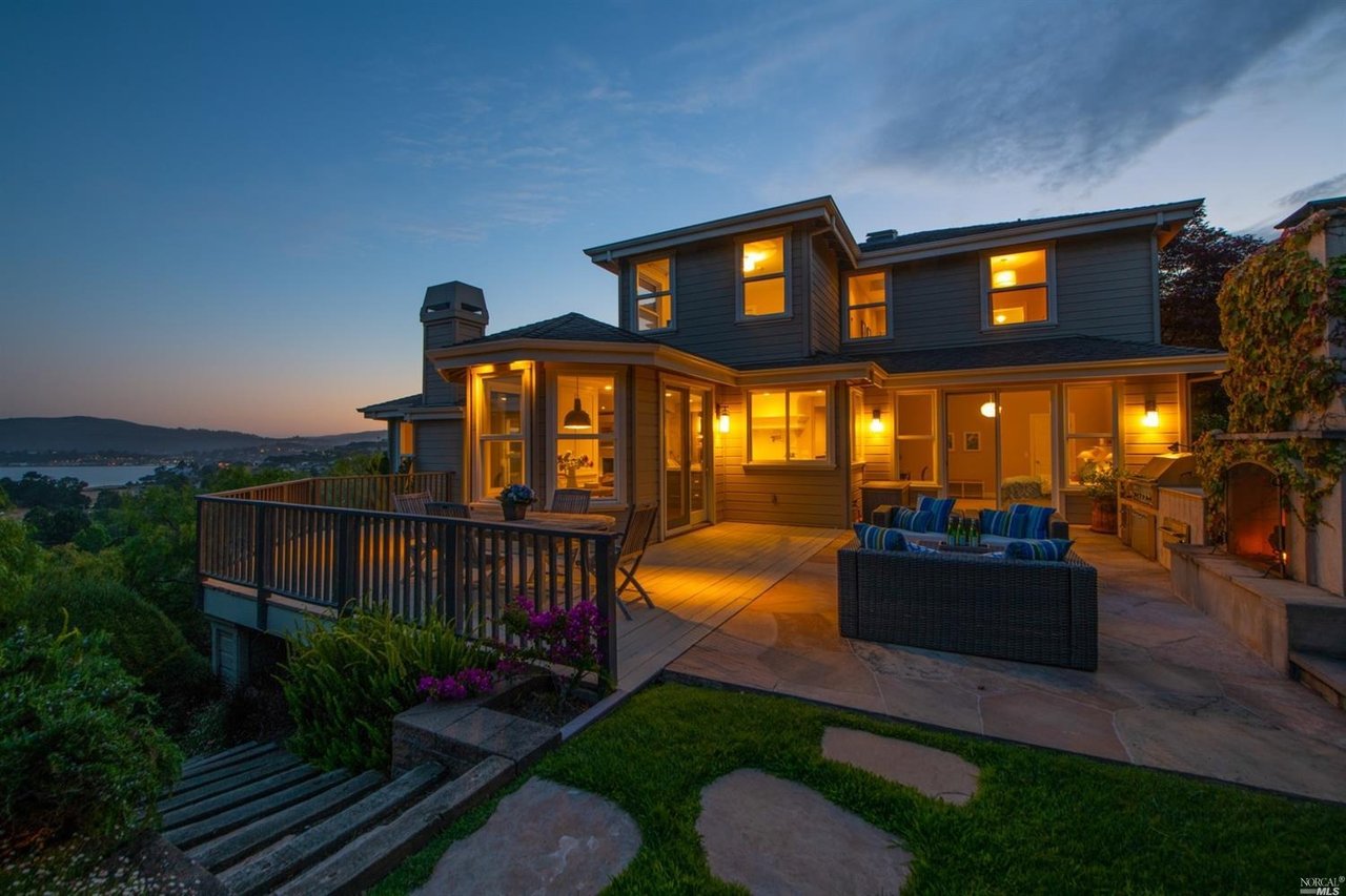 8 Turtle Rock Ct