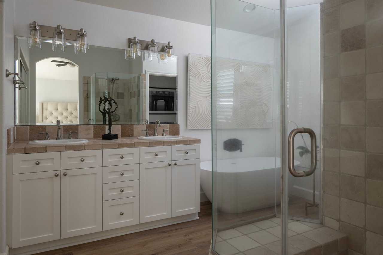 Furnished Lease in The Village