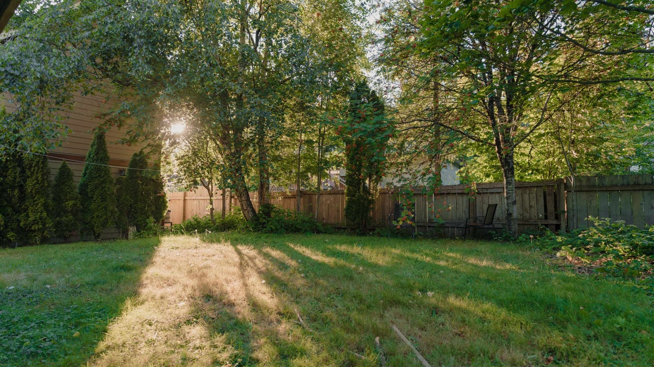 1124 Plateau Cres