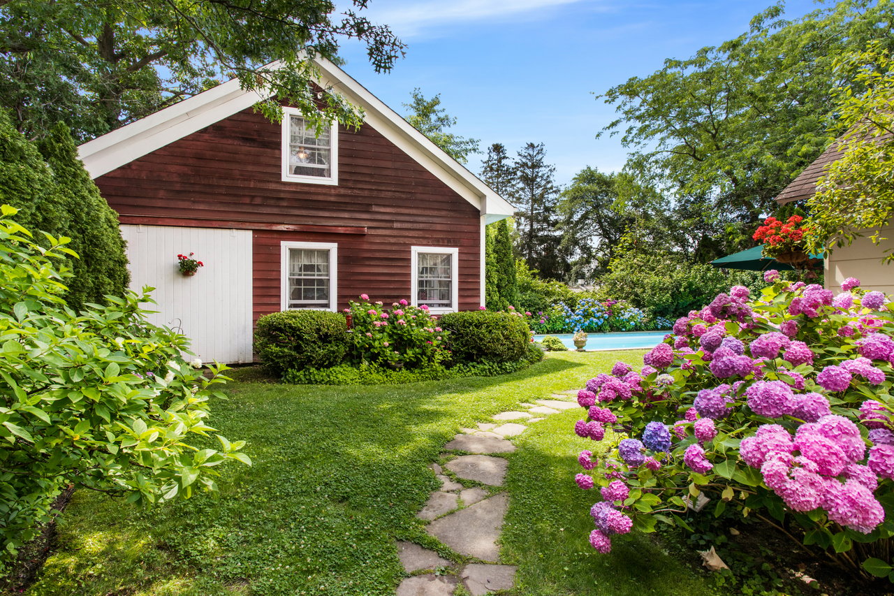 EXCEPTIONAL LOCATION, CLOSE TO ALL