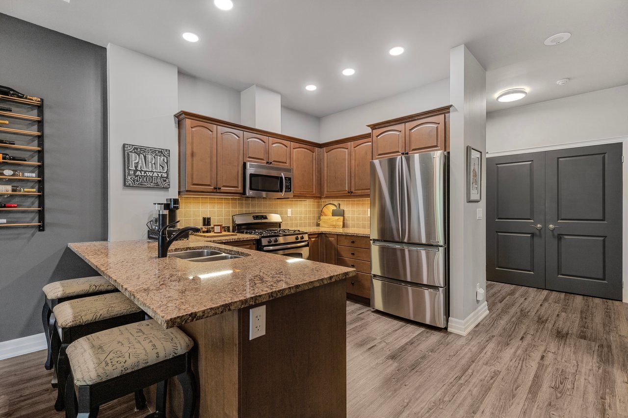 360 Pearl Street #201