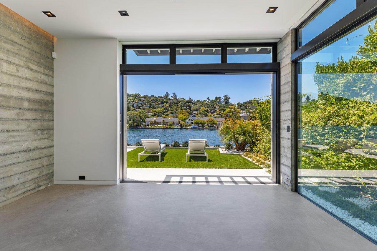 Contemporary Retreat on the Belvedere Lagoon