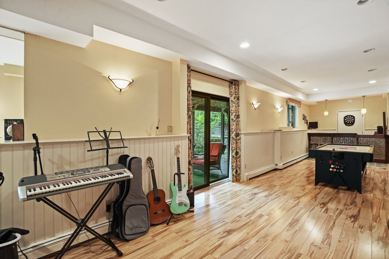12 Logging Road