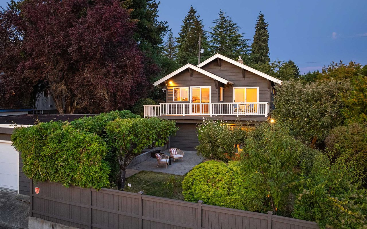 Light-Filled View Home in Upper Fauntlee Hills