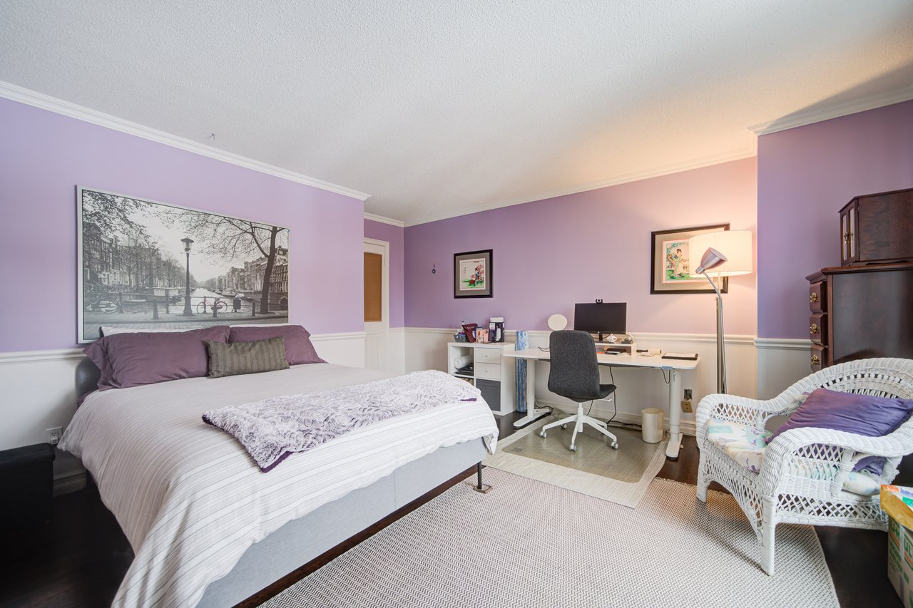 1296 Mapleridge Cres