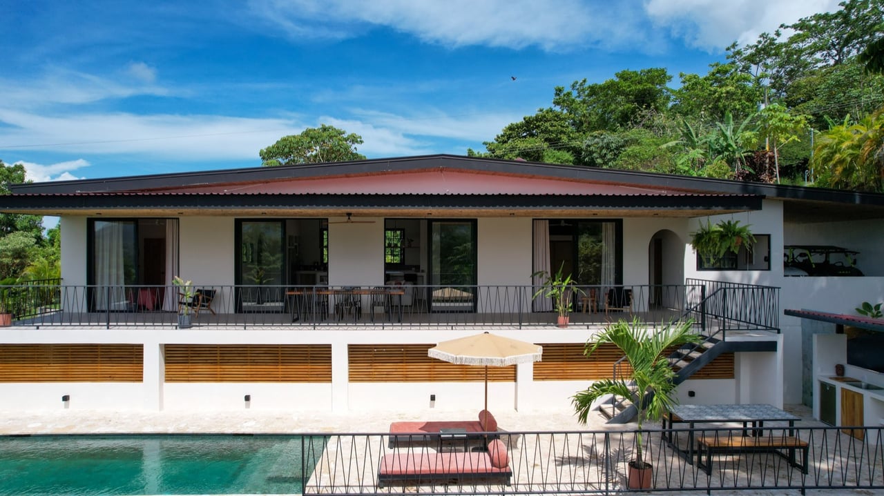 New Modern Ojochal Home with Pool, Office & Mountain Views 24/7 Security