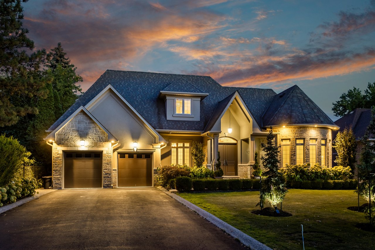 Show-stopping luxury in the heart of Southwest Oakville