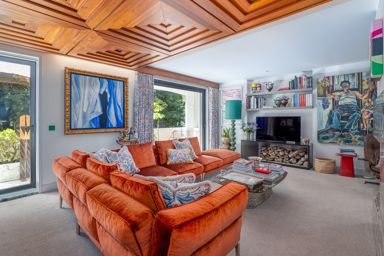 Exceptional Fully Renovated 2+1 Bedroom Apartment in Boavista, Porto