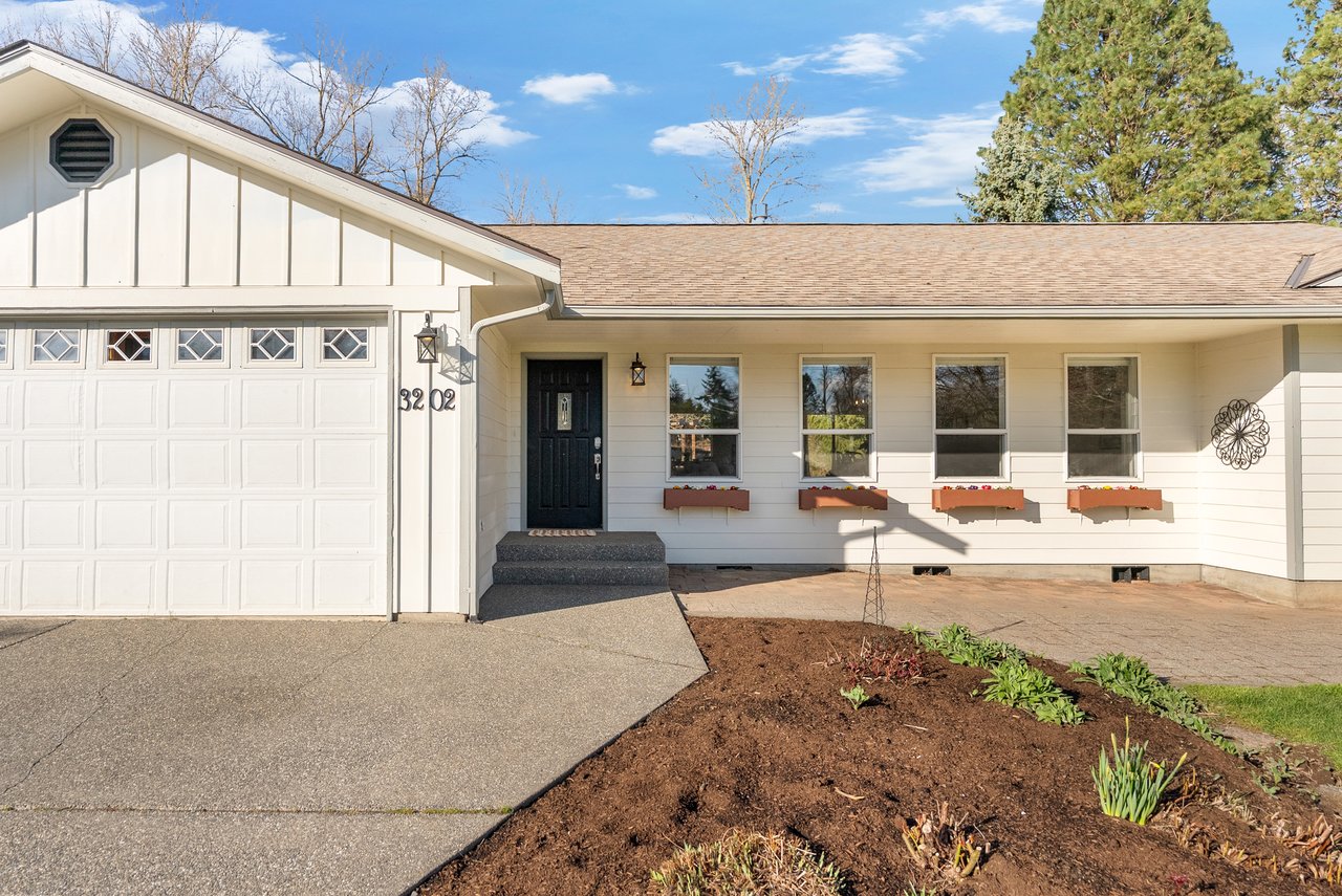 Dreamy Rambler on Over Half an Acre
