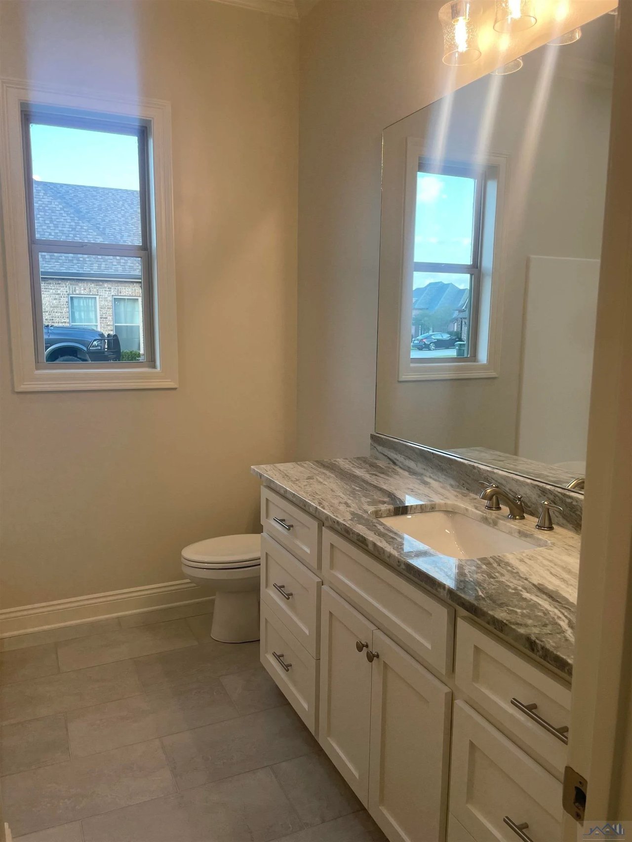 351 Ravensaide Dr