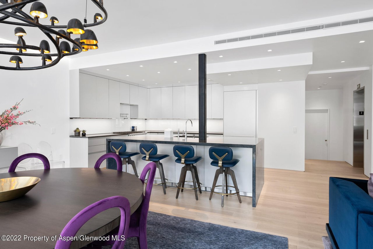 508 E Cooper Avenue, Unit 201