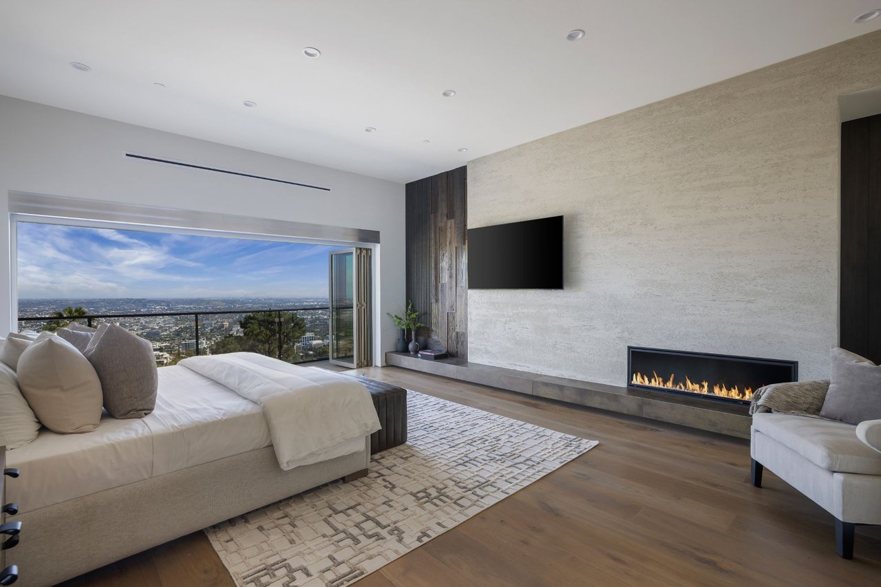 9270 Kinglet Dr, Hollywood Hills