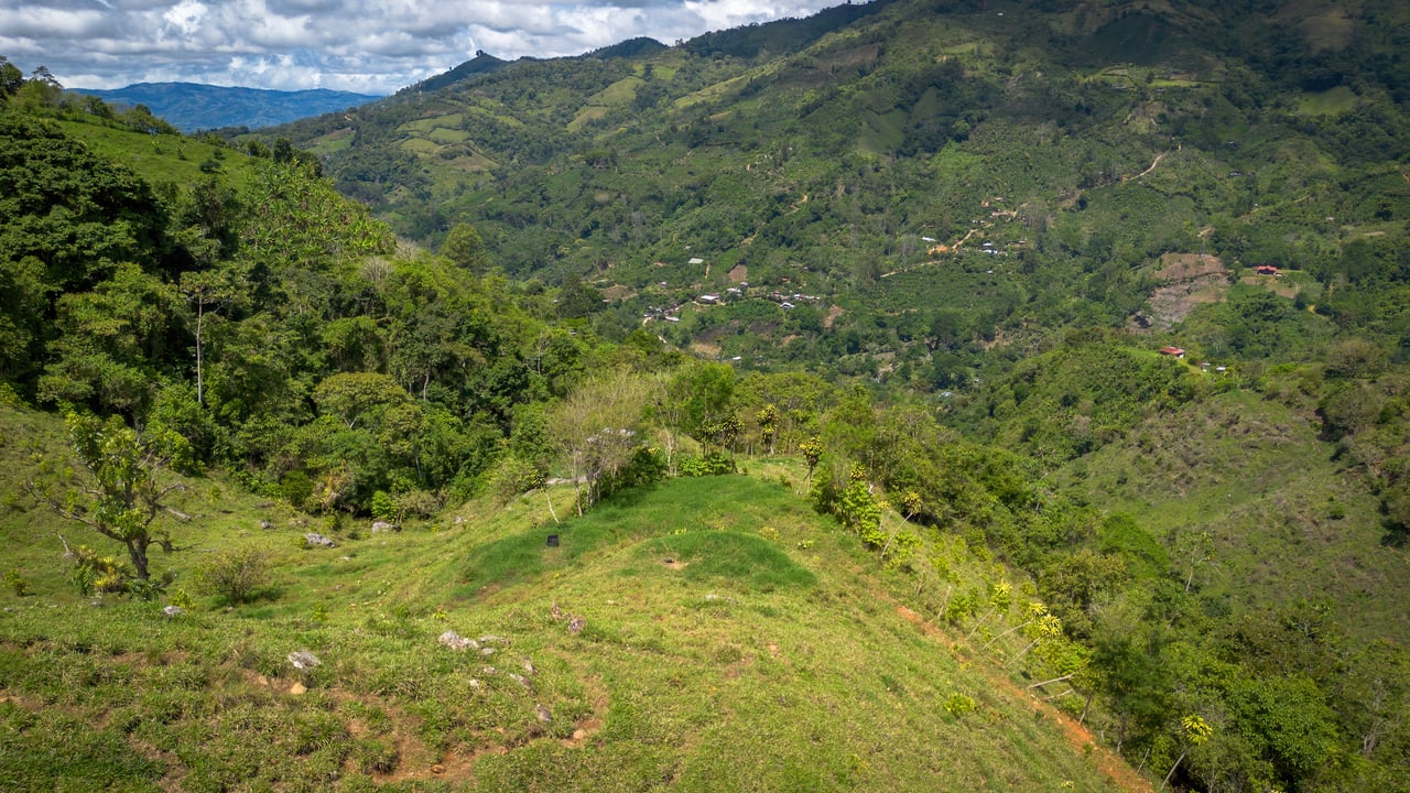  Off-Grid Paradise in Pueblo Nuevo, Rivas – Waterfall, Forest & Views