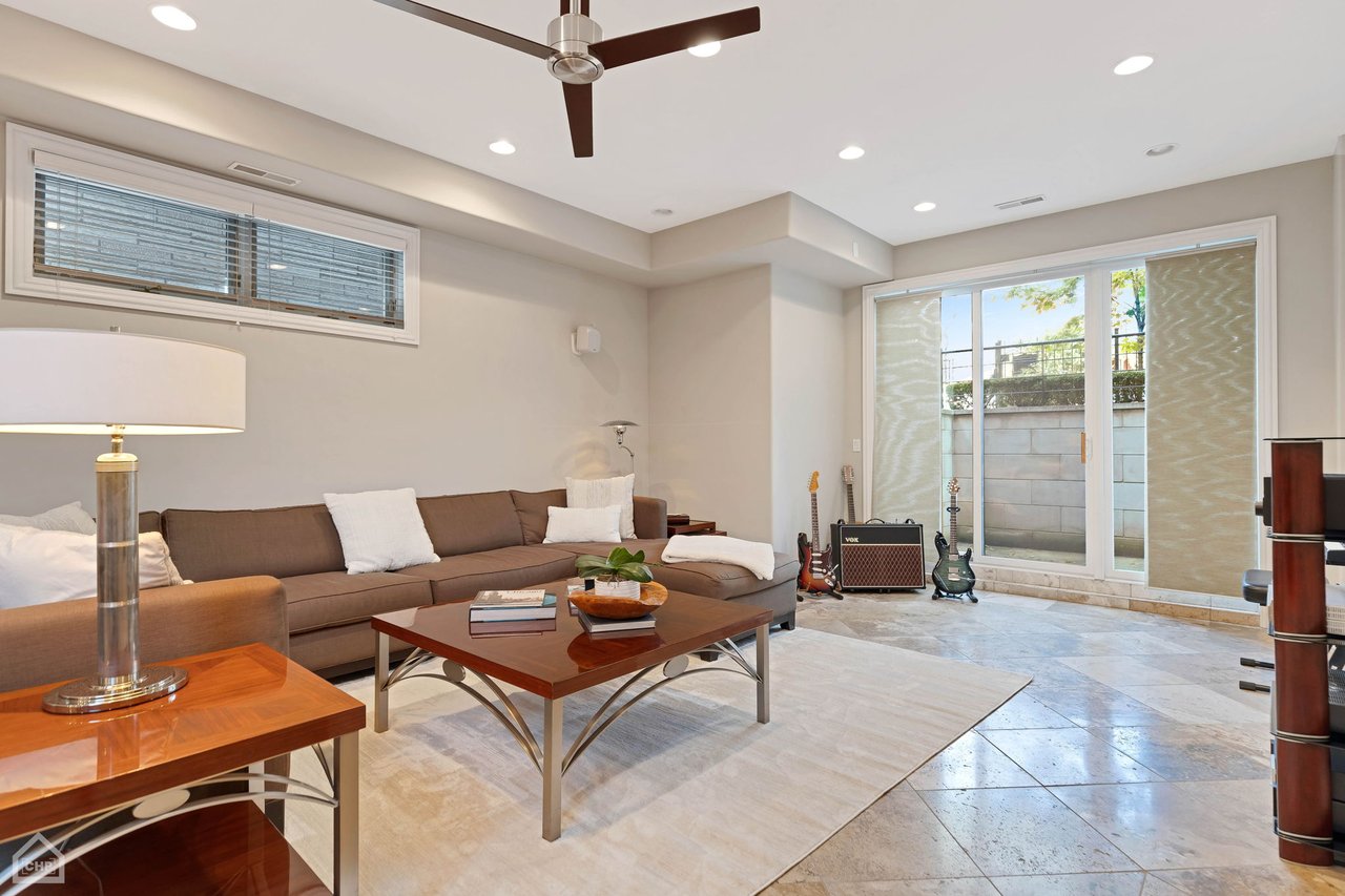 2115 W Superior Street 