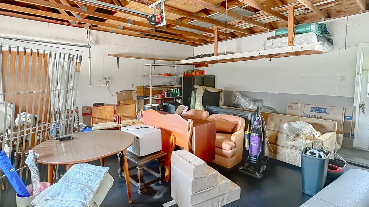 Mid-Century Modern 4-Bedroom in Dommerich Hills, Maitland