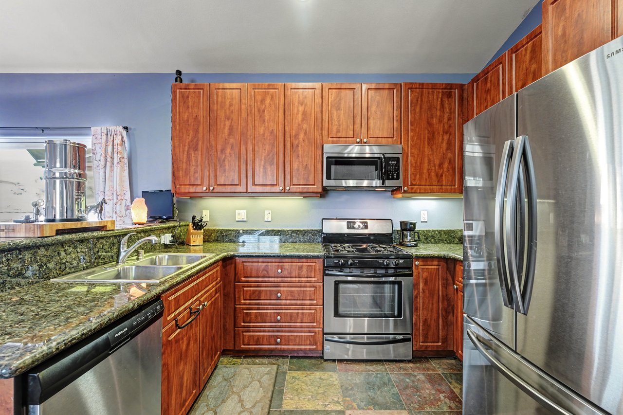 40801 Avenida La Cresta