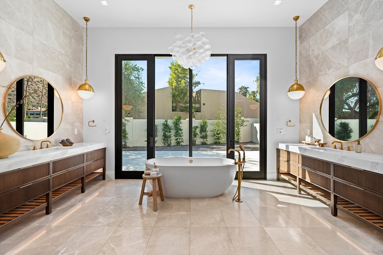 6230 E HILLCREST Boulevard